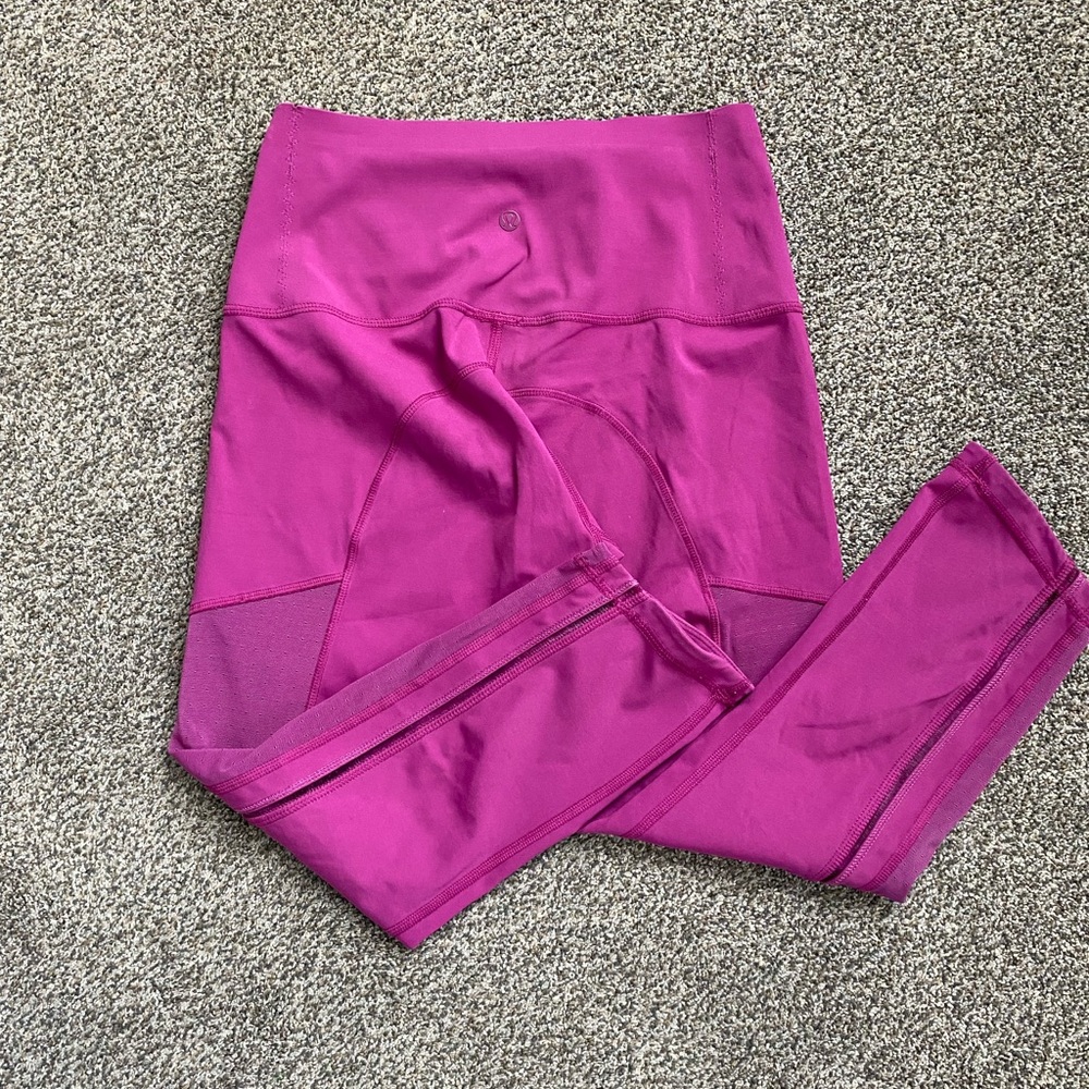 size small/6 lulu lemon cropped purple leggings